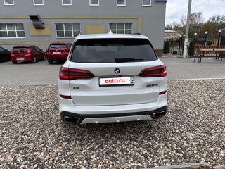 2020 BMW X5 M50i IV (G05/G18), белый, 6500000 рублей, вид 4