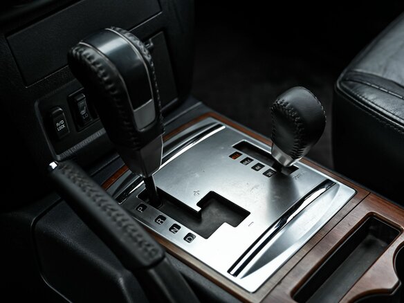 2007 Mitsubishi Pajero IV, серый, 939001 рублей - вид 7