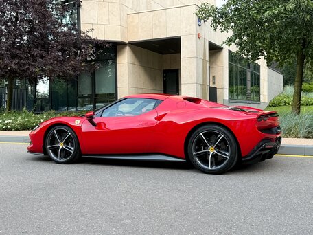 2022 Ferrari 296 GTB, красный, 28900000 рублей, вид 3