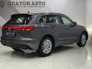 2025 Volkswagen Touareg III Рестайлинг, серый, 8199000 рублей, вид 5