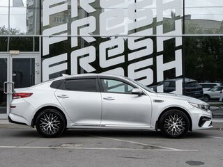 2019 Kia Optima IV Рестайлинг, серебристый, 2020000 рублей, вид 5