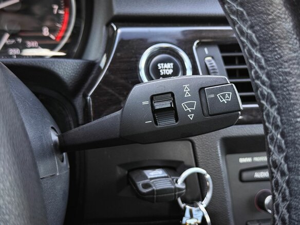 2010 BMW 3 серии 328i V (E90/E91/E92/E93) Рестайлинг, красный - вид 18