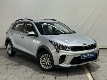 2021 Kia Rio X IV Рестайлинг, серебристый, 1590000 рублей, вид 2