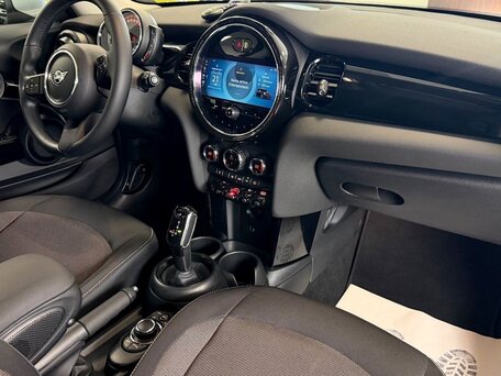 2022 Mini Hatch Cooper D III (F55/F56) Рестайлинг 2, серебристый, 2690000 рублей, вид 5