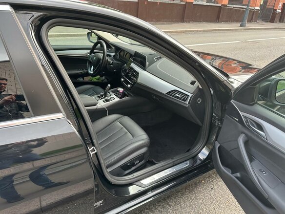 2019 BMW 5 серии 520d VII (G30/G31/G38), чёрный, 2450000 рублей - вид 7