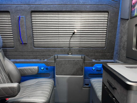 2025 Mercedes-Benz Sprinter, чёрный, 31990000 рублей - вид 11