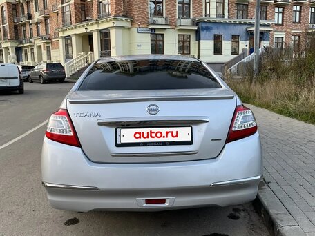 2012 Nissan Teana II (J32) Рестайлинг, серебристый, 990000 рублей, вид 4