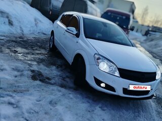 2010 Opel Astra H Рестайлинг, белый, 600000 рублей, вид 2