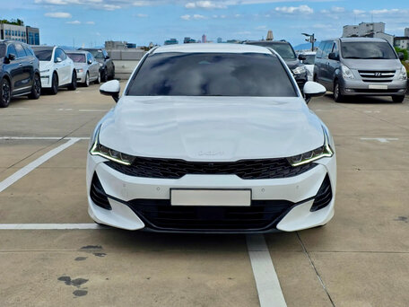 2023 Kia K5 III, белый, 2550000 рублей, вид 2