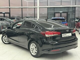 2018 Kia Cerato IV, чёрный, 1699000 рублей, вид 5