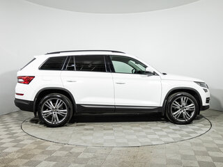 2019 Skoda Kodiaq I, белый, 2249700 рублей, вид 4
