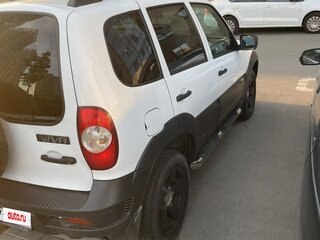 2017 Chevrolet Niva I Рестайлинг, белый, 700000 рублей, вид 2