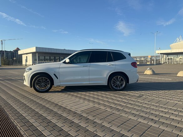 2019 BMW X3 20d xDrive III (G01), белый, 4200000 рублей - вид 11