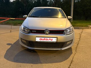 2010 Volkswagen Polo V, серебристый, 755000 рублей, вид 2