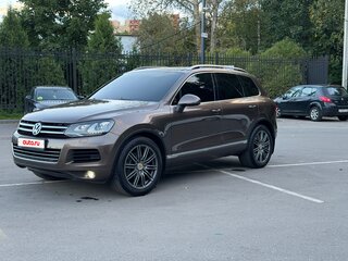 2012 Volkswagen Touareg II, коричневый, 2000000 рублей, вид 2