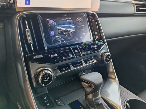 2026 Lexus LX 500d IV, белый, 19200000 рублей - вид 14