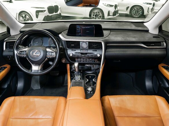 2020 Lexus RX 300 IV Рестайлинг, белый, 5049000 рублей - вид 16