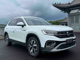 2023 Volkswagen Tayron I Рестайлинг, белый, 1860000 рублей, вид 1