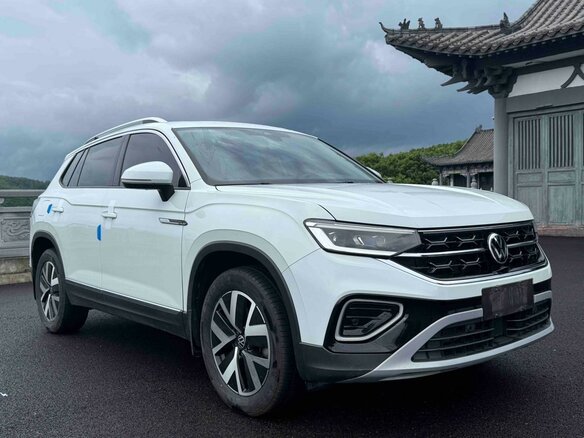2023 Volkswagen Tayron I Рестайлинг, белый, 2440000 рублей