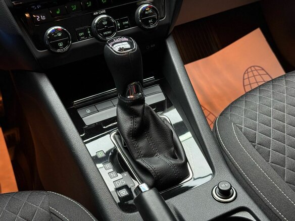 2017 Skoda Octavia III (A7) Рестайлинг, серый, 1799000 рублей - вид 17