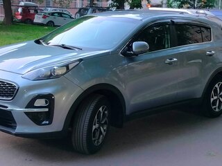 2018 Kia Sportage IV Рестайлинг, серебристый, 2050000 рублей, вид 1