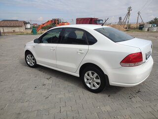 2013 Volkswagen Polo V, белый, 850000 рублей, вид 4