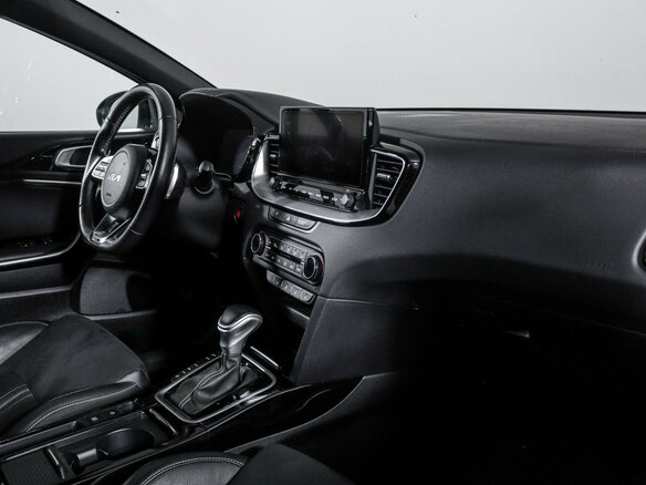 2021 Kia Ceed III Рестайлинг, белый - вид 8