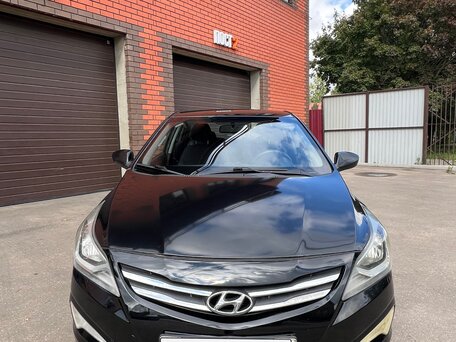 2016 Hyundai Solaris I Рестайлинг, чёрный, 700000 рублей, вид 4