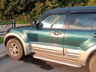 2002 Mitsubishi Pajero III Рестайлинг, зелёный, 700000 рублей, вид 5