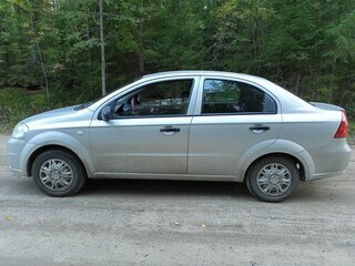 2010 Chevrolet Aveo I Рестайлинг, серебристый, 500000 рублей, вид 5