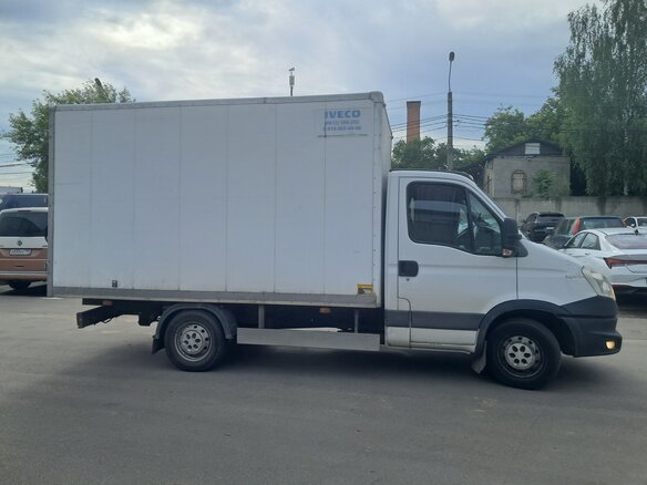 2015 Iveco Daily, белый, 2460000 рублей - вид 3