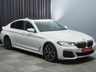 2022 BMW 5 серии 530i xDrive VII (G30/G31/G38) Рестайлинг, белый, 5600000 рублей, вид 3