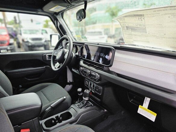 2026 Jeep Wrangler IV (JL) Рестайлинг, белый - вид 6