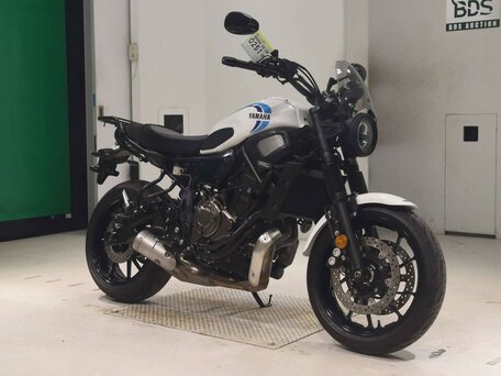 2022 Yamaha XSR700, белый, 699000 рублей, вид 3
