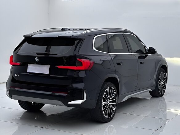 2023 BMW X1 Long 20Li sDrive III (U11/U12), белый, 2890000 рублей - вид 4