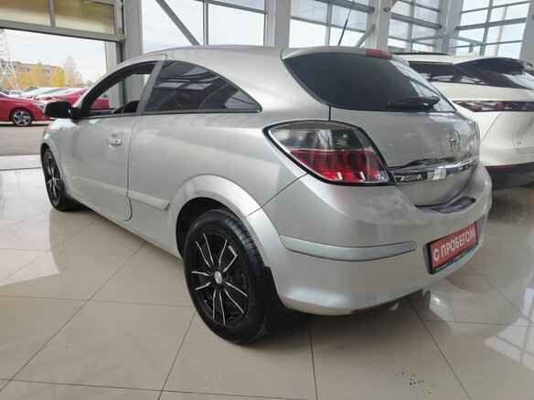 2008 Opel Astra GTC H Рестайлинг, серебристый, 269000 рублей - вид 3