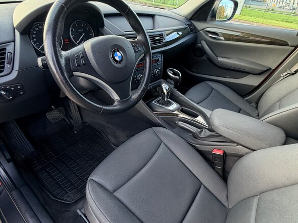 2012 BMW X1 20i I (E84), красный, 1690000 рублей - вид 8