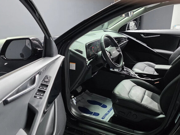 2022 Kia Niro II, чёрный, 2150000 рублей - вид 4