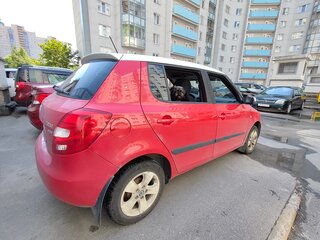 2012 Skoda Fabia II Рестайлинг, красный, 490000 рублей, вид 4