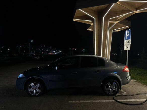 2007 Renault Megane II Рестайлинг, серый, 350000 рублей - вид 3