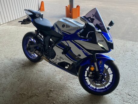 2022 Yamaha YZF-R7, белый, 910000 рублей, вид 3
