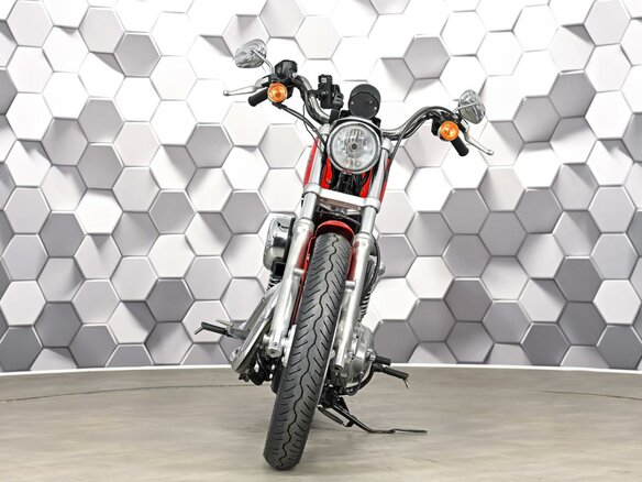 2009 Harley-Davidson Sportster 883, красный, 677000 рублей - вид 4