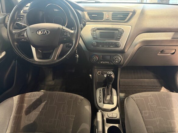 2014 Kia Rio 6-speed III, красный, 999000 рублей - вид 16