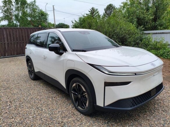 2026 Toyota bZ3X 58.3 kWh, белый, 2950000 рублей - вид 2