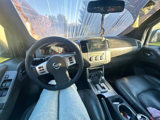 2010 Nissan Navara (Frontier) III (D40) Рестайлинг, чёрный, 1550000 рублей, вид 5