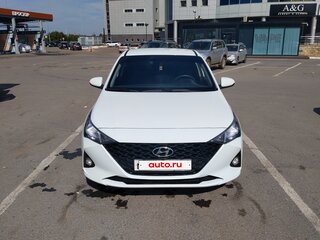 2021 Hyundai Solaris II Рестайлинг, белый, 1450000 рублей, вид 2