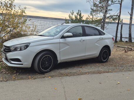 2015 Lada (ВАЗ) Vesta I, белый, 620000 рублей, вид 3