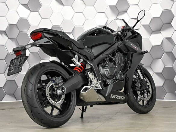 2023 Honda CBR 650R, чёрный, 1029000 рублей - вид 6