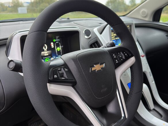 2013 Chevrolet Volt I, чёрный, 1045000 рублей - вид 35