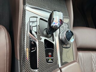 2023 BMW 5 серии M550i xDrive VII (G30/G31/G38) Рестайлинг, чёрный, 6000000 рублей, вид 4